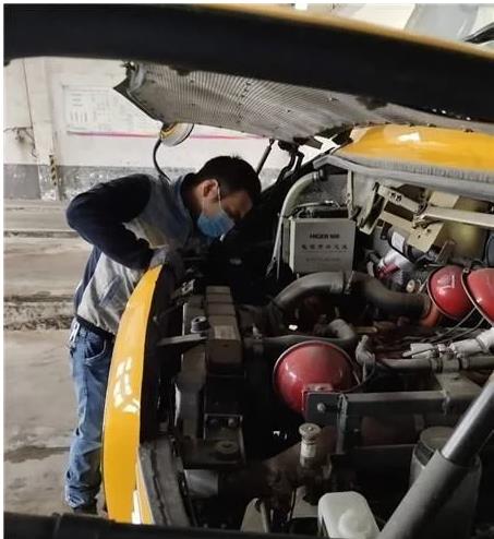 漣水校車公司開展防疫安檢迎開學