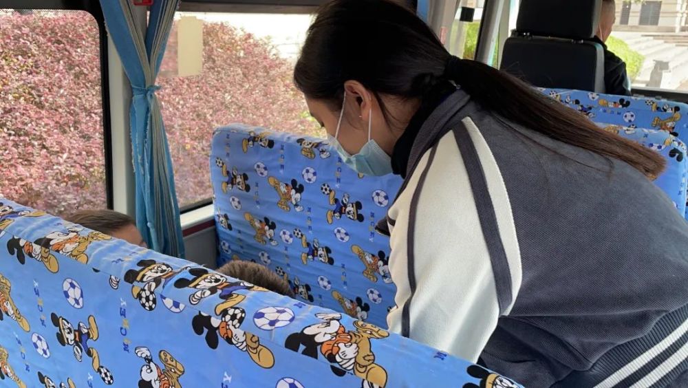 為愛護(hù)航，安全抵達(dá)——我校附屬幼兒園校車安全演練活動(dòng)