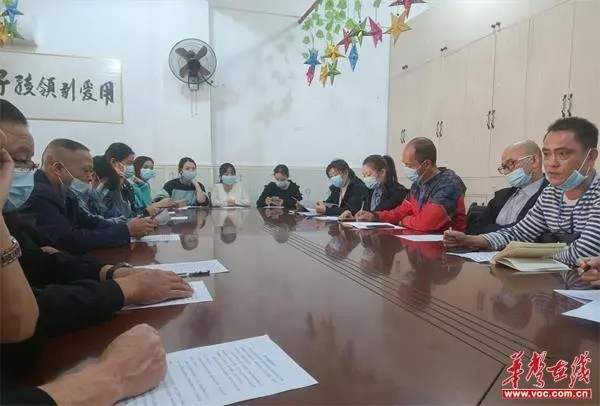 廣發(fā)鎮(zhèn)中心幼兒園開展校車安全及消防應急疏散演練