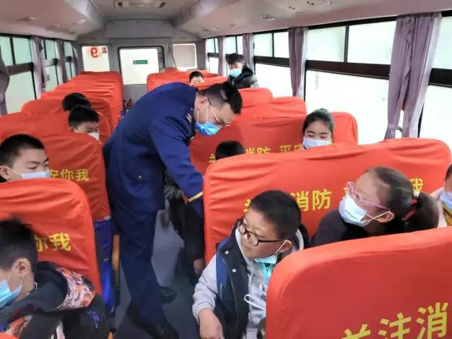 濟(jì)寧消防打造消防主題校車(chē) 讓安全一路同行