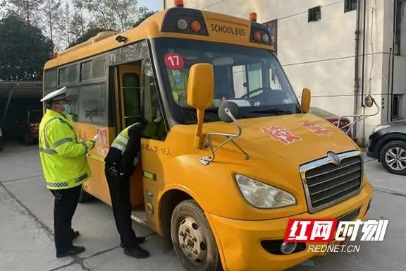 南縣浪拔湖：織密校車“安全網(wǎng)” 守護學生平安行