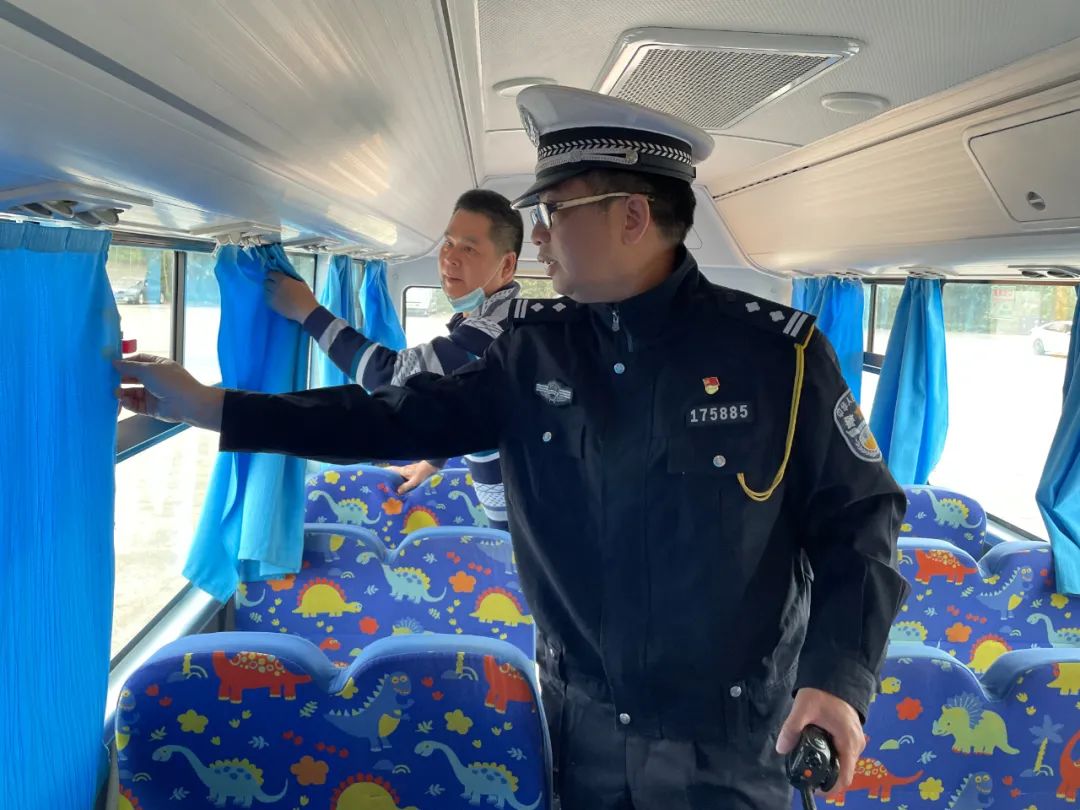 【平安岡州】校車(chē)安全“大體檢”，新會(huì)公安為新學(xué)期保駕護(hù)航！