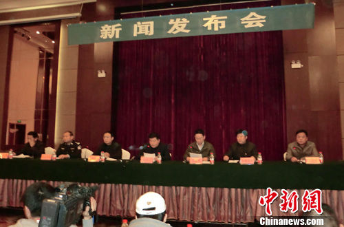 江蘇豐縣政府舉行校車側(cè)翻事故發(fā)布會(huì)