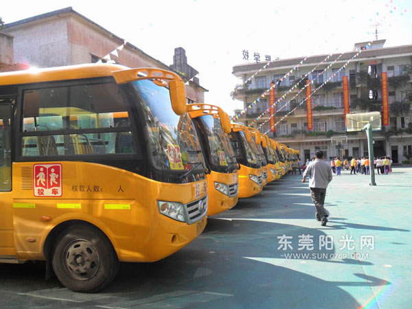 石龍：將對(duì)校車進(jìn)行排查、建立新檔案
