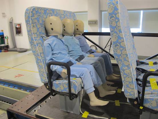 中國校車座椅碰撞 宇通撞出安全新高度