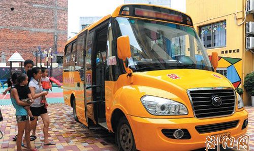 新學(xué)期，瀏陽增加30臺“牛鼻子”校車(圖)