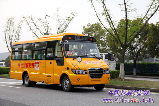 海格校車(chē)溫馨服務(wù)青島交運(yùn)