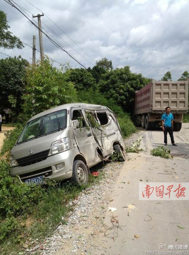 博白一卡車與幼兒園校車相撞 造成1人死亡6人受傷