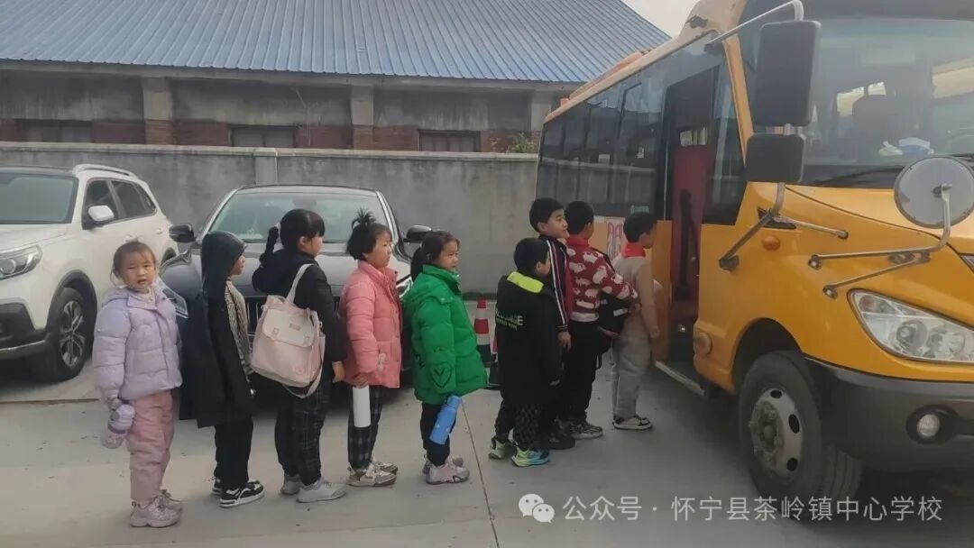 家校企協(xié)同護學！校車安全，我們共同守護