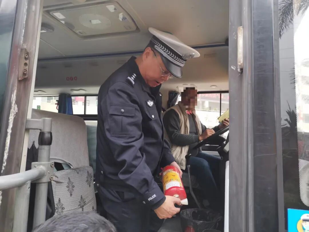 護航開學季｜嚴把校車“安全關” 筑牢護學平安路
