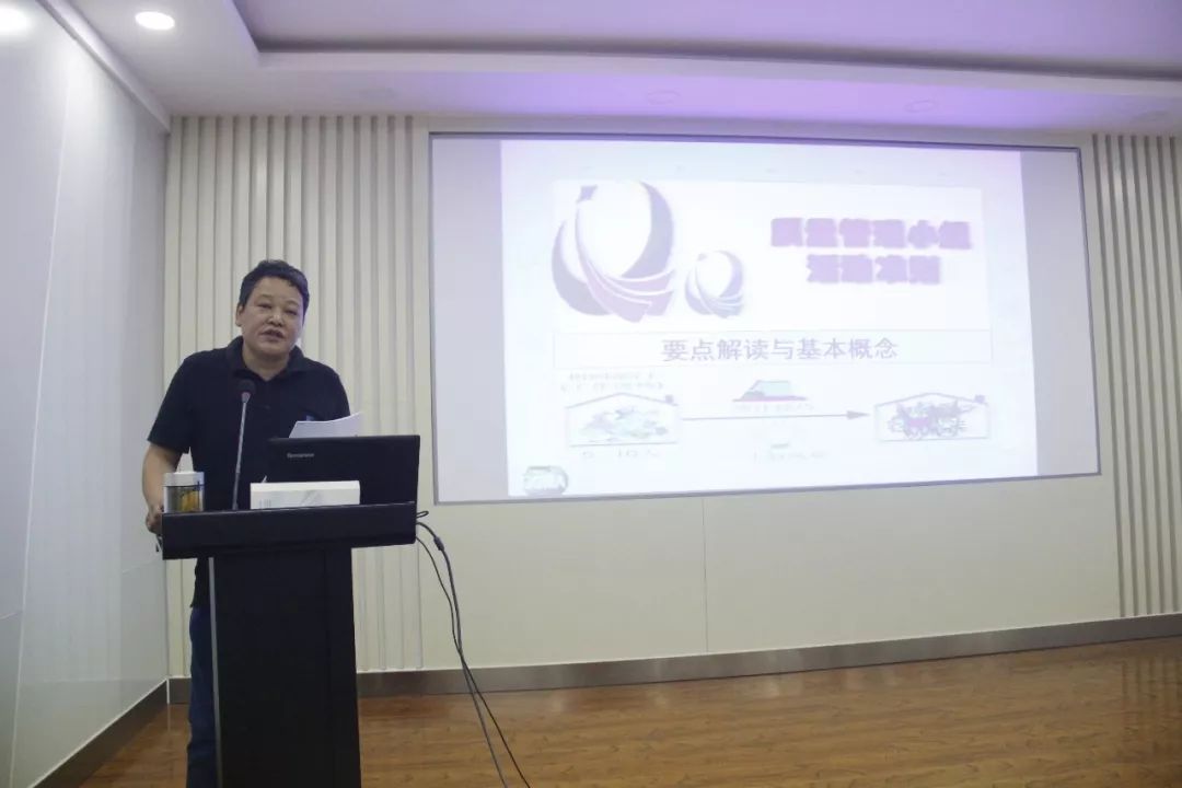 “不忘初心 錘煉匠心”系列活動之六——交運溫馨校車公司舉行“不忘初心、錘煉匠心”企業(yè)管理專題培訓(xùn)