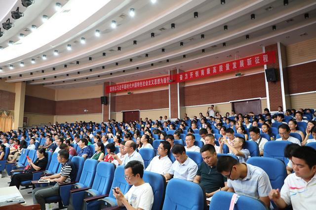 贛州南康：舉辦校長(zhǎng)暨校車駕管人員交通安全培訓(xùn)班