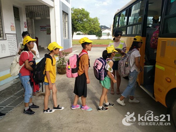 浙江：湖州長興鼎甲橋小學開展校車安全培訓實操演練活動