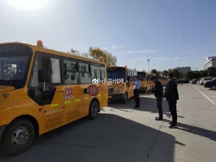 禹州車管所為122輛校車核發(fā)校車標(biāo)牌