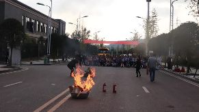 校車“起火”！內(nèi)江這所學校的孩子們都沒慌亂...