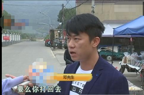 孩子校車上被打耳光，父親找到學校要說法，校長：老師心情不好
