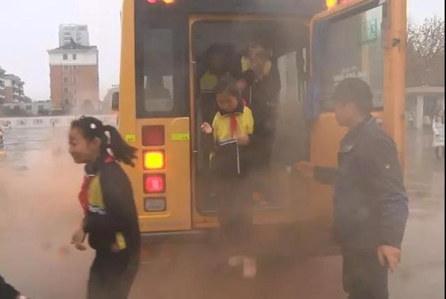 預防校車突發事件 合肥實施應急演練