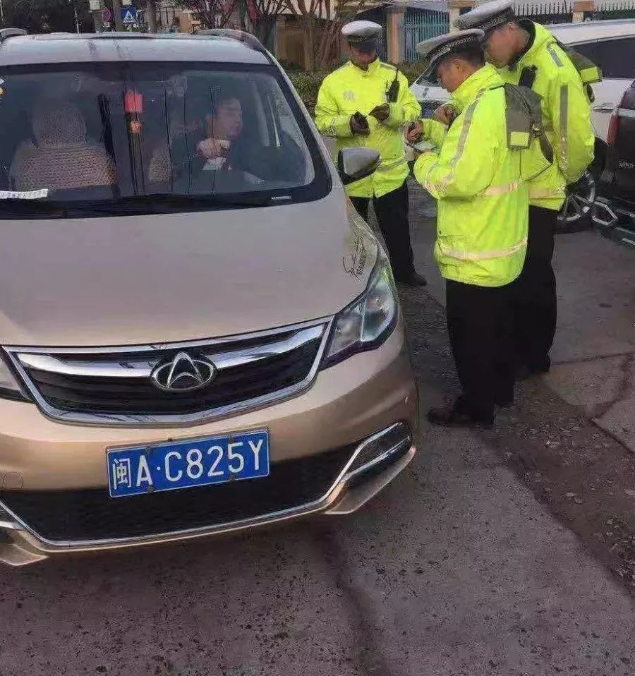 校車安全無小事，福清交警嚴查嚴處“黑校車”!!!