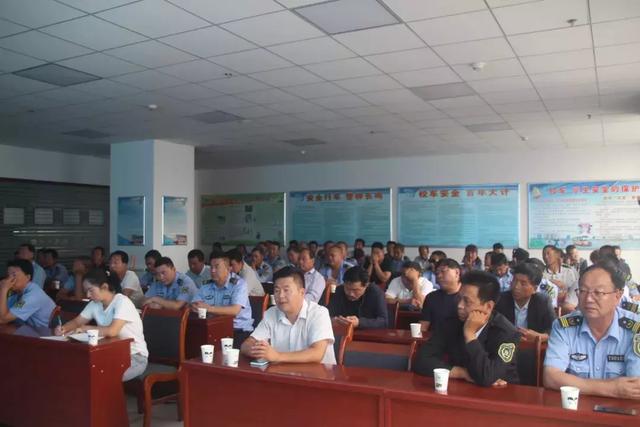 新學(xué)期，甘州公安交警緊抓校車安全教育不放松