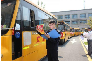 常德交警柳葉湖大隊(duì)：開展校車安全隱患大排查行動(dòng)