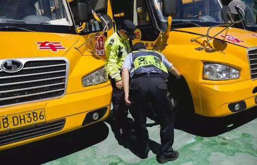 廣東省江寧市：加強(qiáng)安全管理，蓬江區(qū)開展校車運行“飛行檢查”