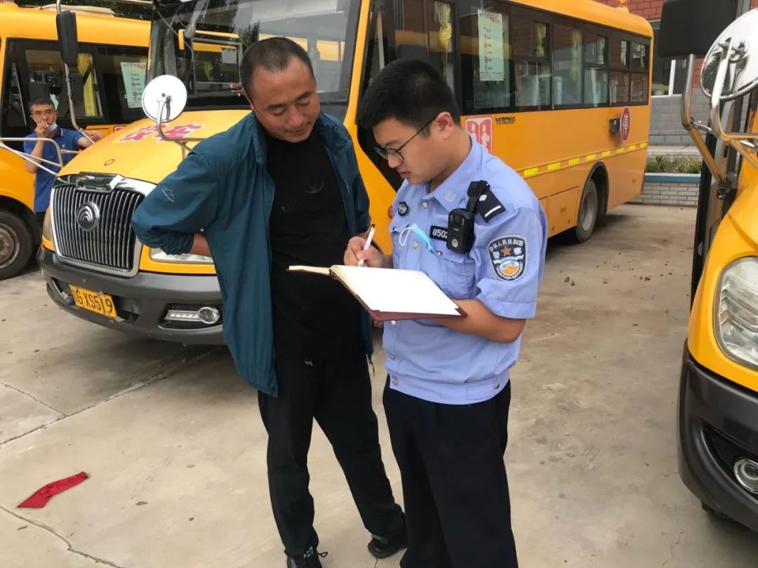 吉林大安市公安局聯(lián)合派出所開展轄區(qū)校車安全檢查
