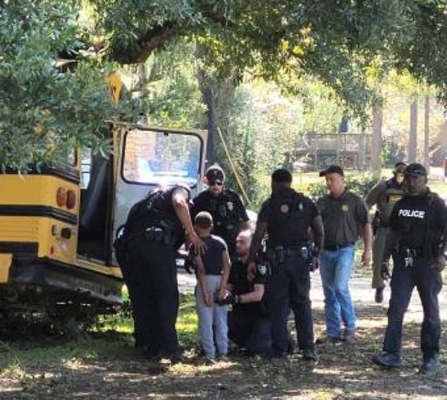 美國11歲男孩偷幼兒園校車飆車 警方追逐30分鐘將其逮捕