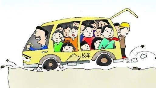 建湖五輛校車超載上路被活逮，車內擠滿學生、家長和老師！