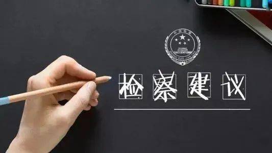建湖五輛校車超載上路被活逮，車內擠滿學生、家長和老師！