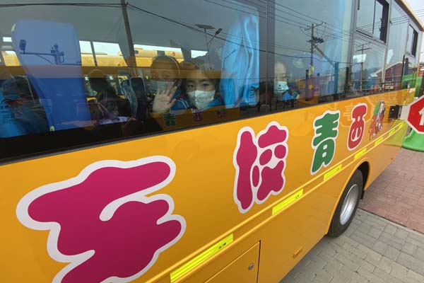 西青區(qū)校車試點運營發(fā)車 逐步完成全區(qū)公辦學(xué)校校車接送服務(wù)