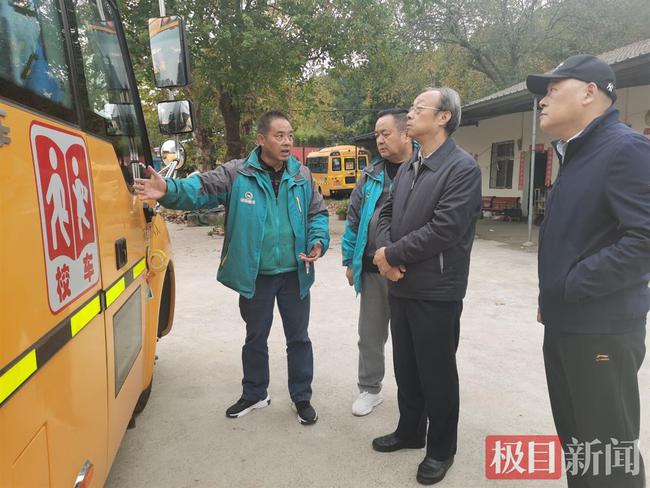 收班后司機必須發兩張巡車照片！家長點贊春雨校車