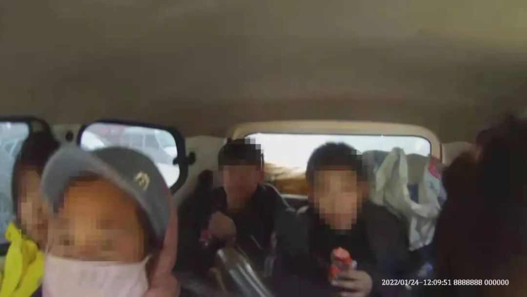 道路交通安全大會戰|違法案例大曝光（第九期）黑校車還超員，有必查、查必罰！