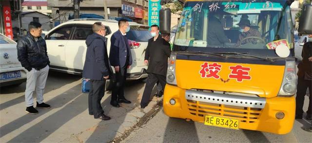 北塔區(qū)：“筑牢安全防線 夯實(shí)校車安全”專項(xiàng)整治活動(dòng)