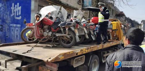 新邵縣龍溪鋪鎮(zhèn)開展校車安全隱患排查整治行動(dòng)