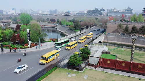 用十年探索守護上學(xué)之路 西安新星校車堅守的責(zé)任