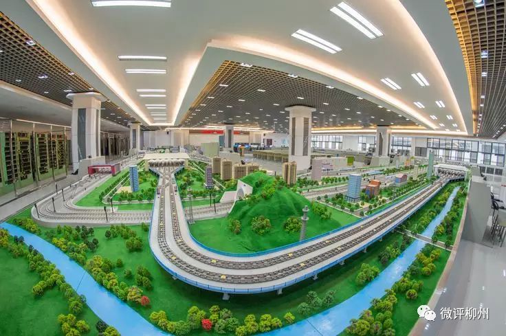 柳州這所學(xué)校的“校車”竟然是高鐵！