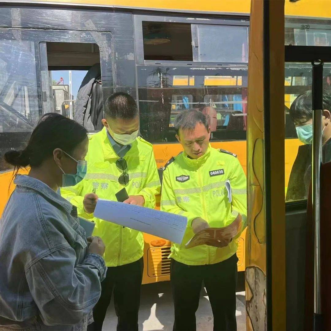 臨泉交警開展校車安全培訓，讓校車“跑”的更安全