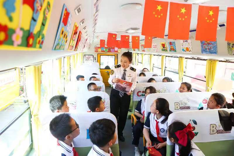 青島給全國立標(biāo)準(zhǔn)！全國首個校車運(yùn)營服務(wù)管理團(tuán)體標(biāo)準(zhǔn)正式發(fā)布