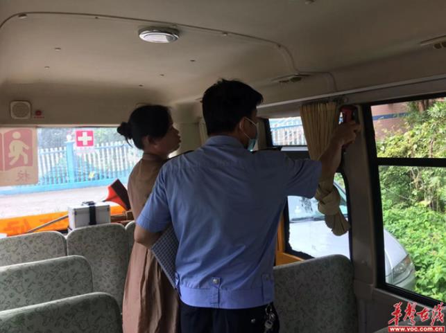 擰緊校車“安全閥”！洪江區(qū)校車辦開展暑假校車安全專項(xiàng)檢查