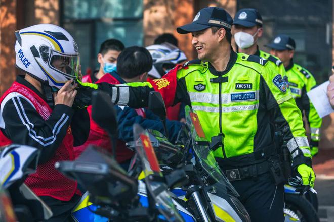 【豫筑平安】護(hù)校安園，河南交警在行動(dòng)！