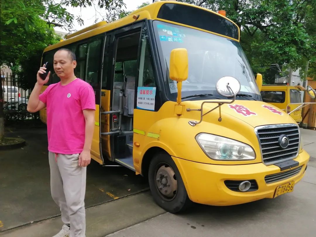 安全乘車，平安“童”行——2023學年下學期校車安全應急演練