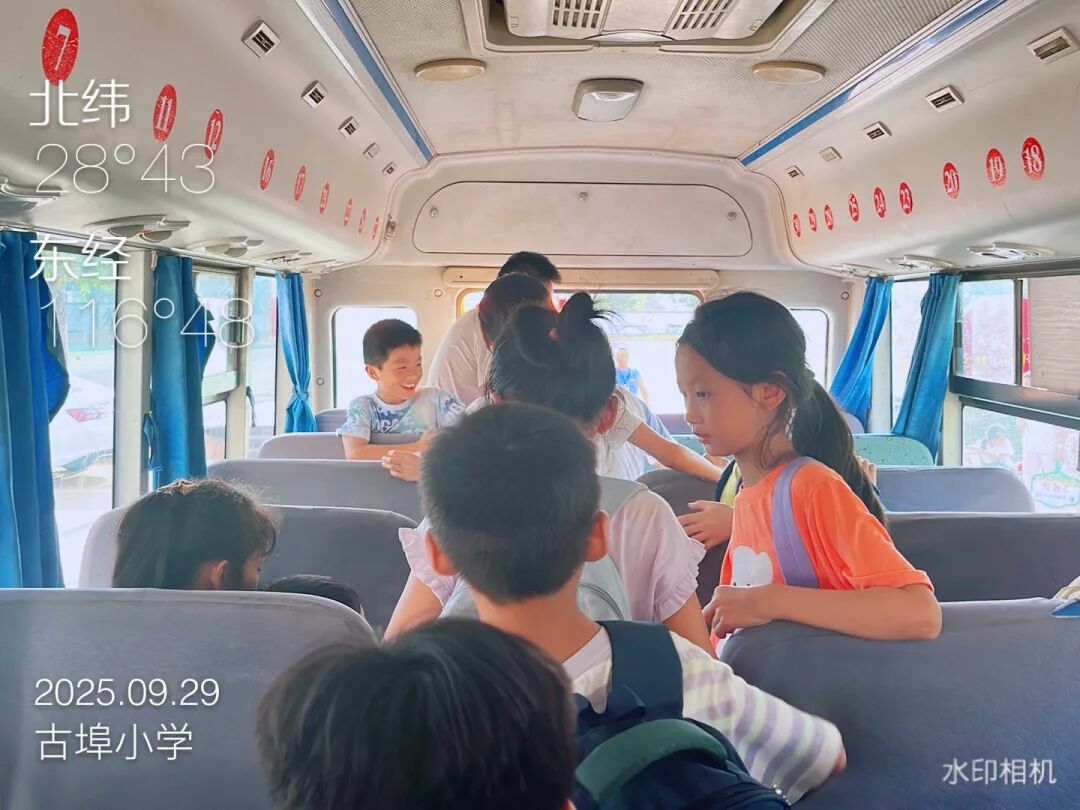 以練筑安全，守護(hù)上學(xué)路——古埠鎮(zhèn)中心小學(xué)開(kāi)展校車安全應(yīng)急演練