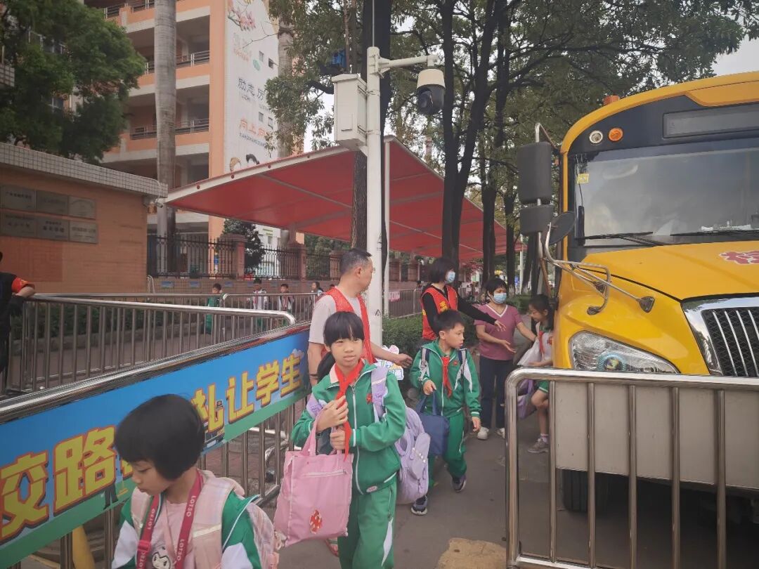織密校車安全網(wǎng) 守護學(xué)子平安行