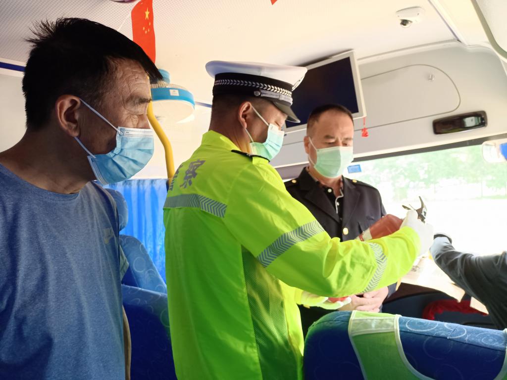 即日起，蘭州交管部門將陸續(xù)統(tǒng)一封存暑假停運(yùn)校車
