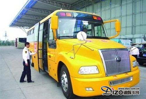 東莞規定校車司機無駕駛資格，校方處罰1至2萬元