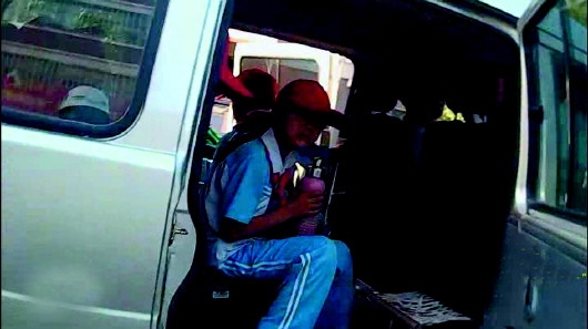“黑校車”每人10元接送學(xué)生 被罰萬元