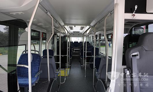 　宇通12米純電動(dòng)公交車內(nèi)部