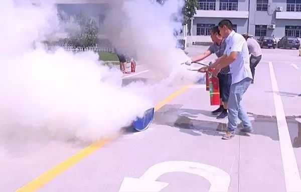 校車突發(fā)事故？浙江諸暨浣東街道中心學(xué)校來演練