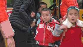 在農(nóng)村，校車(chē)已不僅僅是校車(chē)