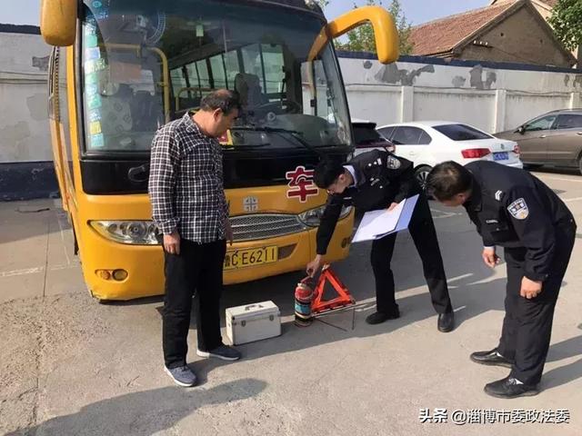 文昌湖交警積極開展校車臨檢及駕駛員安全教育培訓工作